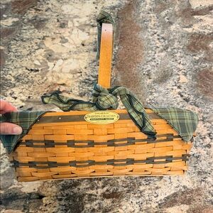 1998 Longaberger Traditions Collection Hospitality Basket